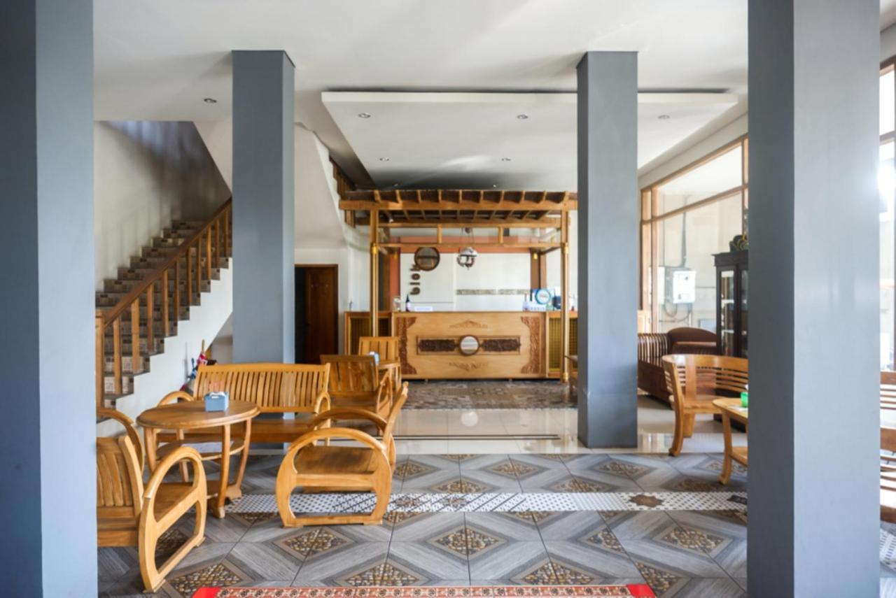 Urbanview Hotel Blok O International By Reddoorz Baturetno 外观 照片